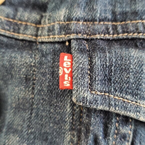Women’s Levi Jeans Denim Trucker Jacket Sz M with Cat Patch on Back EXCELLENT! - Picture 8 of 10